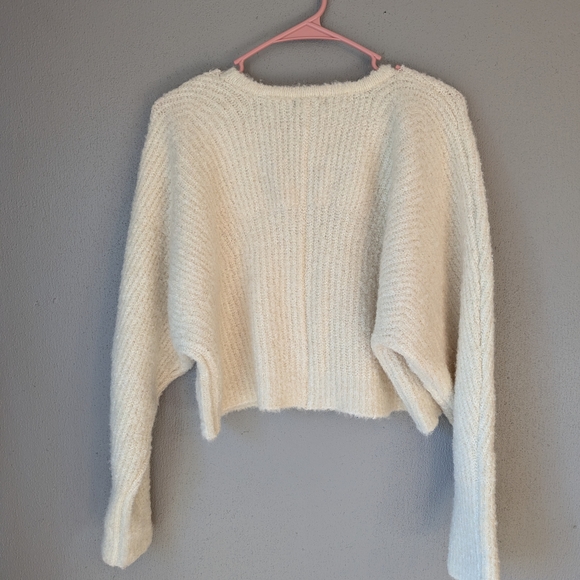 Wild Fable Cozy Cream Women's Sweater With Gold Colored Accent In Front L - Picture 6 of 7
